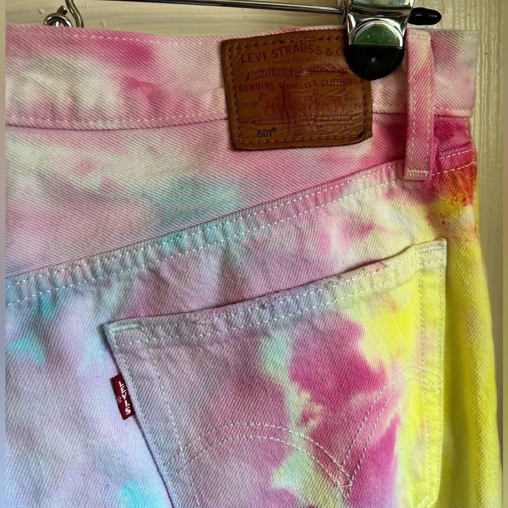 Custom tie dye Levi’s 501 jeans rainbow - Picture 3 of 6